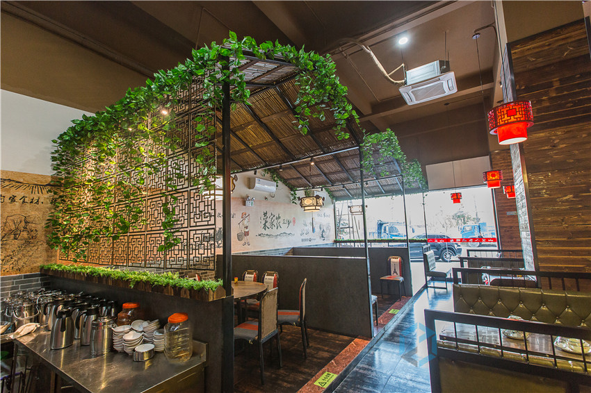 400平山里人家湘菜館裝修設(shè)計