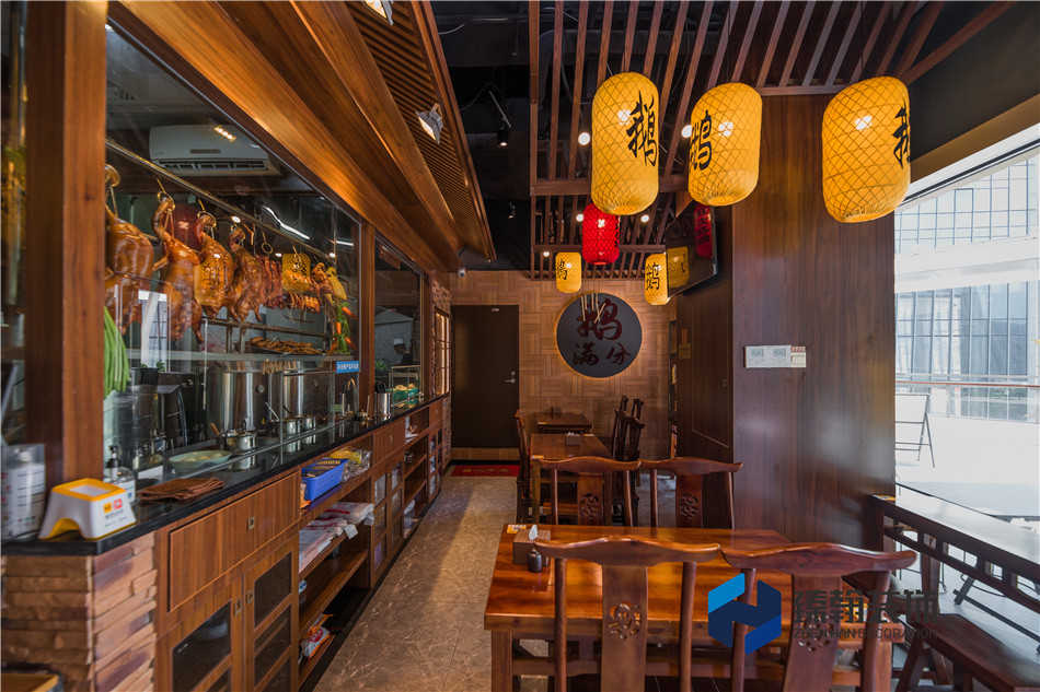 100平南山前海鵝滿分店設計裝修